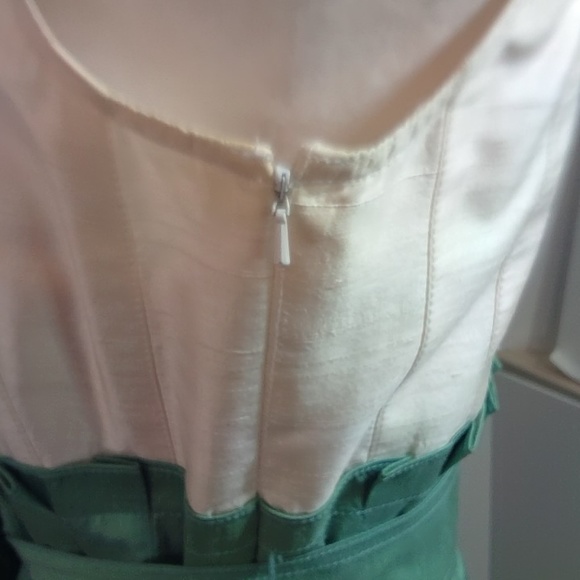 Kay Unger New York Women's 100% Silk Dress Perfect for Spring Size 4 - Picture 10 of 13